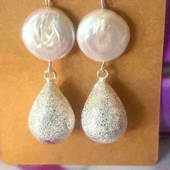 Authentic baroque coin freshwater pearl earrings - Picture 3 of 4